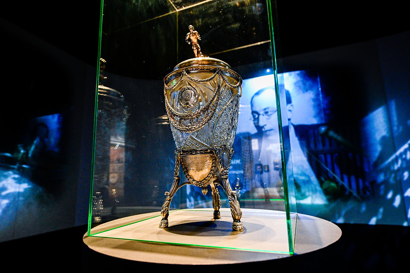 Экспозиция выставки «Зенит. Петербург. 100 лет» в пространстве «Севкабель Порт»