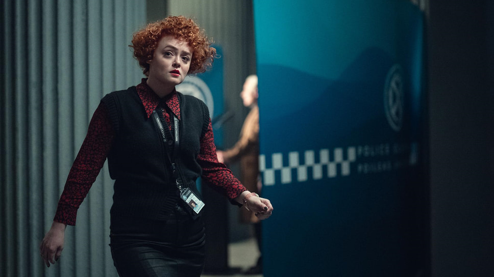Кадр из сериала «Отдел нераскрытых дел», режиссеры: Скотт Фрэнк и Элиза Аморузо, 2025
