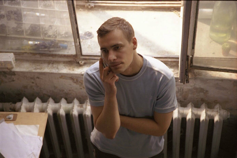 Кадр из фильма «Питер FM», режиссер Оксана Бычкова, 2006