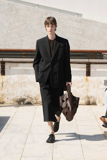 Niccol&amp;ograve; Pasqualetti на Pitti Uomo 108 с коллекцией SS 2026