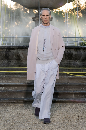 Issey Miyake на Pitti Uomo 108 с коллекцией SS 2026