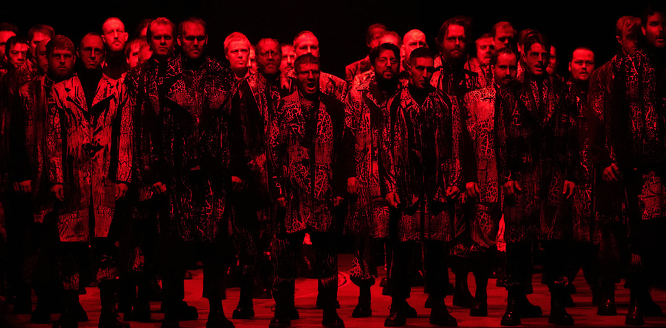 Сцена из постановки «Родословная Иокасты» хореографа Уэйна Макгрегора