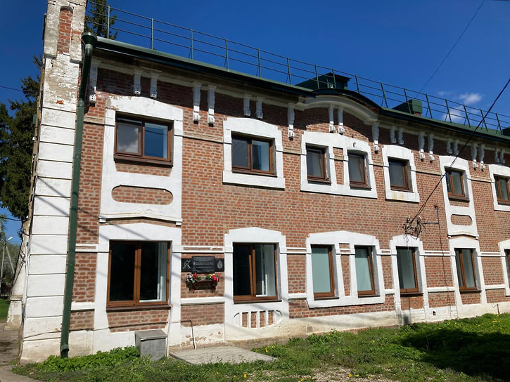 Лихвинская больница, построенная по проекту уездного врача Федора Лисицына в 1906 году