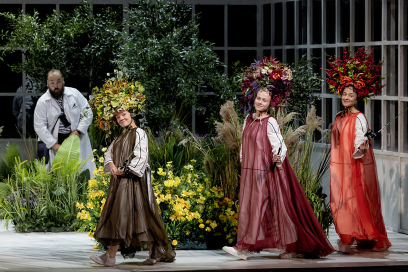 Сцена из спектакля «4 дня в 25 кадре», режиссер Евгений Каменькович