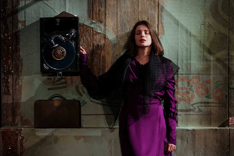 Сцена из спектакля «Митина любовь», режиссер Владислав Наставшев